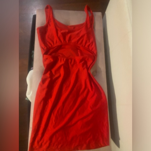 🍒Sexy Cherry Red 🍒Cutout Peekaboo Dress -Med 🌹 Never worn! SOLD OUT - Picture 6 of 9